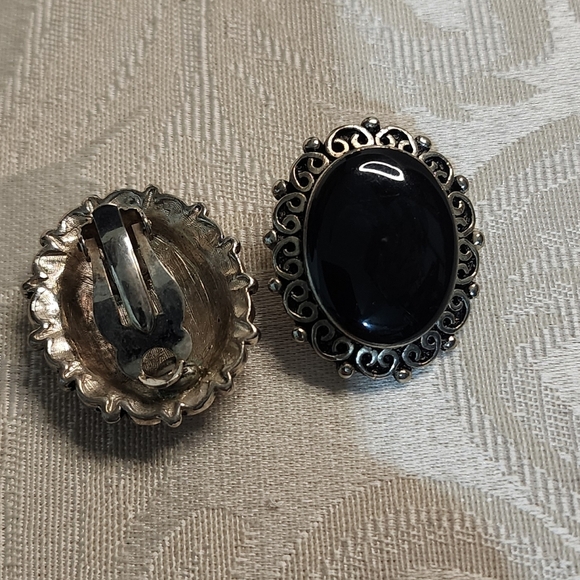 Vintage Black Glass Cabochon Clip-On Earrings Ornate Silver  Filigree Victorian - Picture 10 of 12